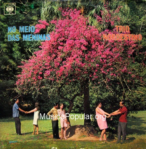 trio-nordestino-1970-no-meio-das-meninas-capa